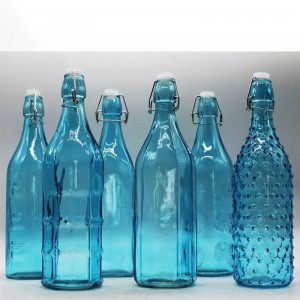 Gekleurde glasbottels